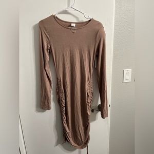 Mel rose market dress with shoulder pads. Small